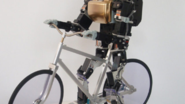 自転車に乗る二足歩行ロボット（KHR-3HV）